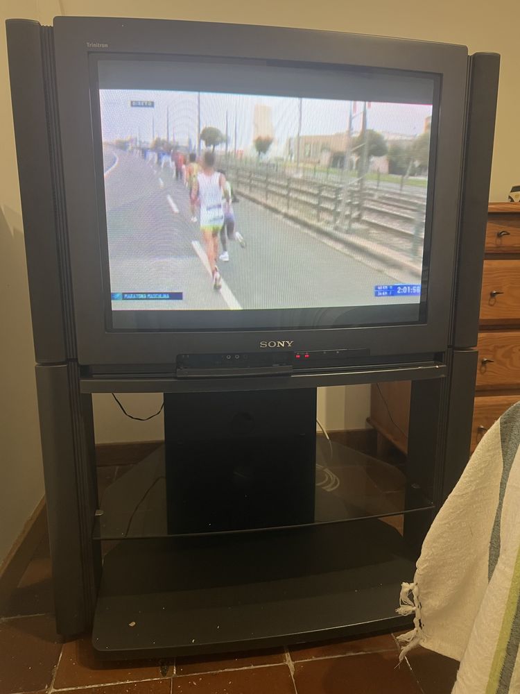 TV Sony Black Trinitron 29” (com sistema de som/ subwoofer)