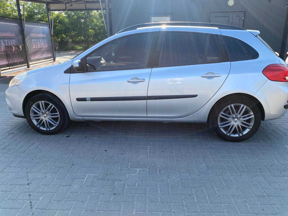 Автомобіль Рено Кліо