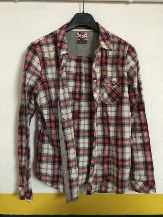 Muita roupa para vender