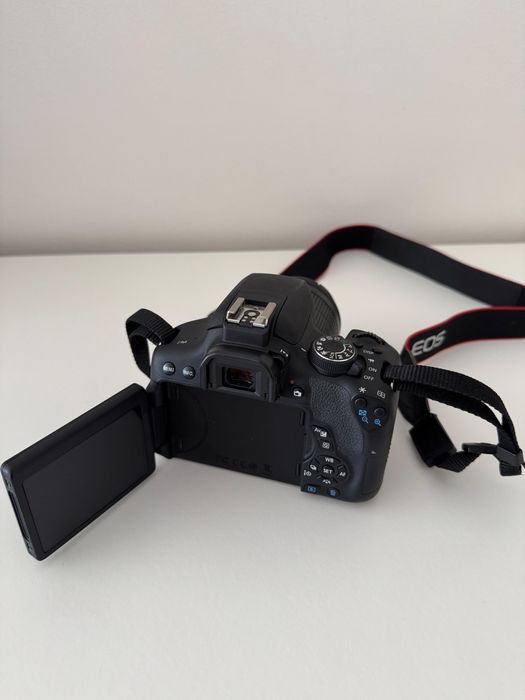 Canon EOS 750D como nova