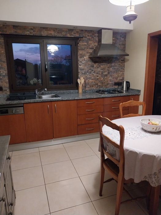 Alugo quarto numa vivenda