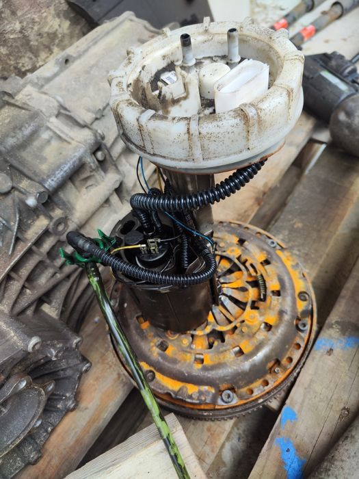 Pompa paliwa a4b6 b7