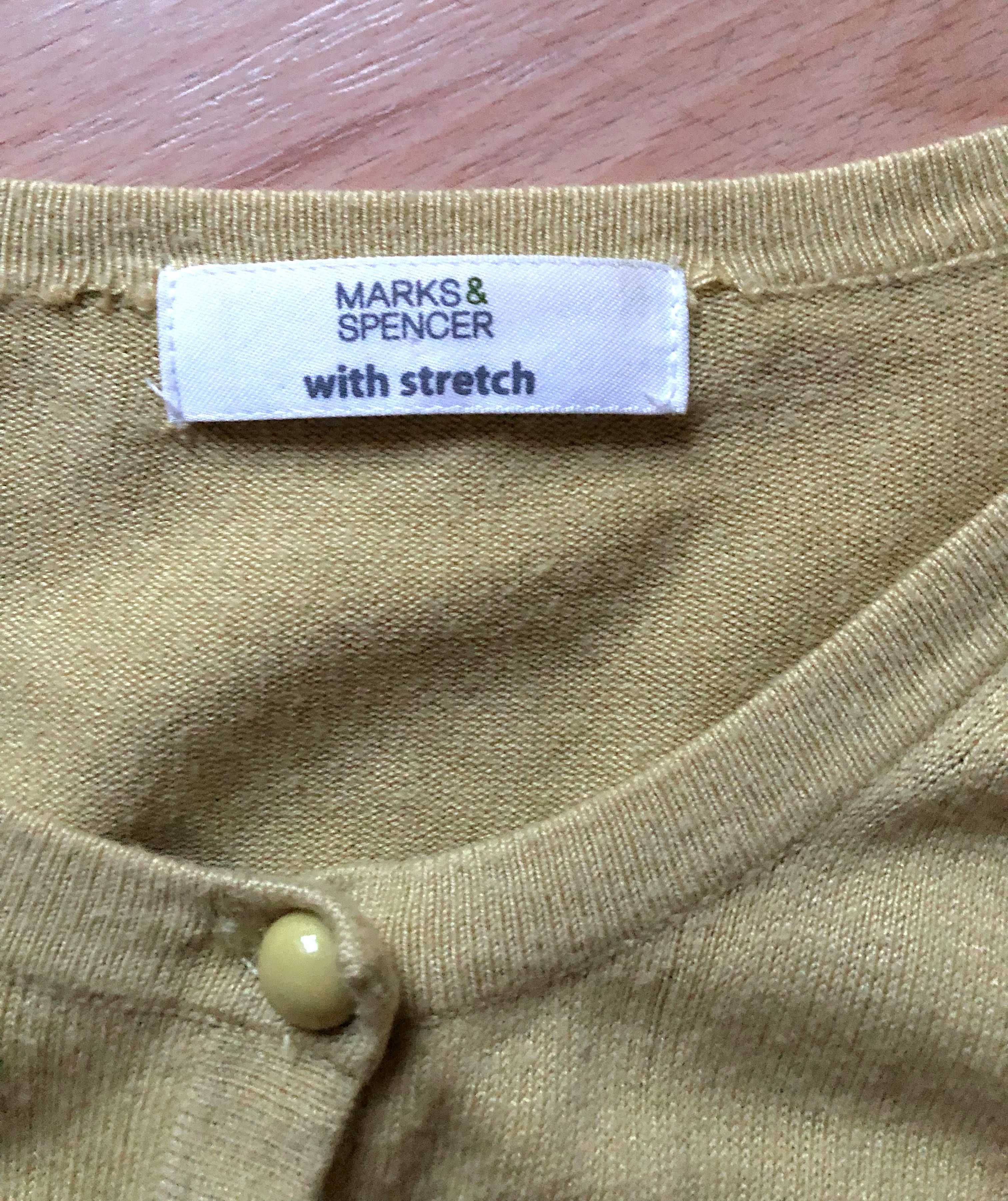 Kardigan na guziki, sweterek w kolorze limonkowym, Marks&Spencer.