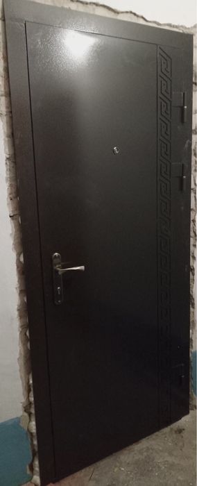 Виготовлення металевих дверей та Воріт з жалюзі