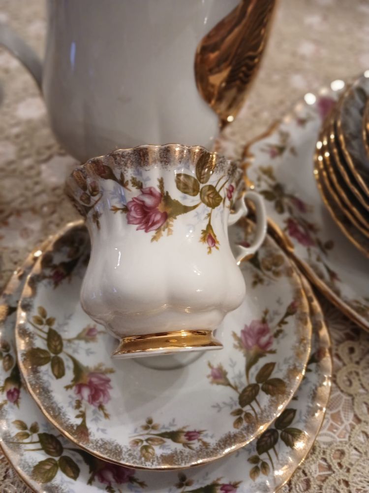 Serwis kawowy porcelana  firmy Chodzież