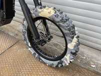 Przednie koło 16"x1.85 SurRon/Talaria Milk Racing