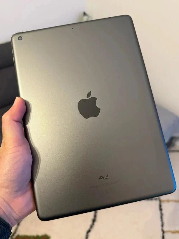 iPad 9a Geração 10.2" 64Gb WiFi (Com caixa e capa)