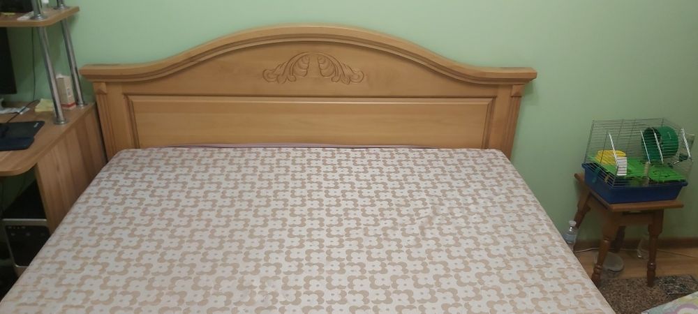 Ліжко з Бука із хорошою якістю з матрасом