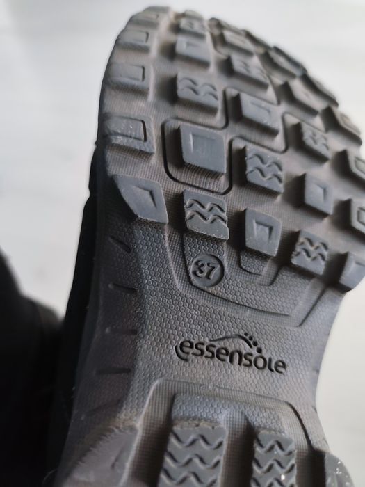 Buty zimowe 37 bardziej sportowe