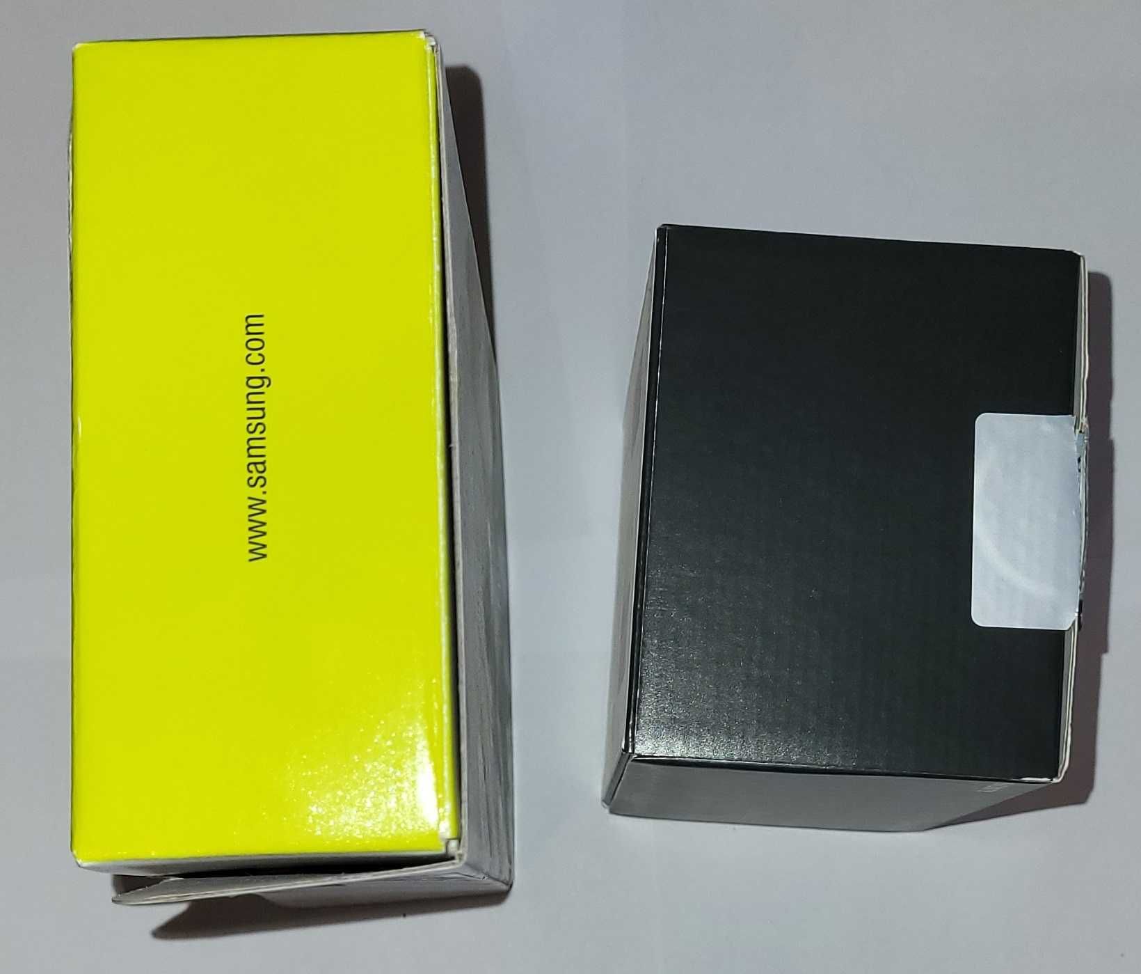 Conjunto caixas para telemóveis com manuais incluidos
