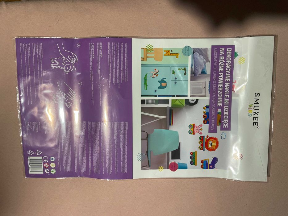 Naklejki na różne powierzchnie dla dzieci