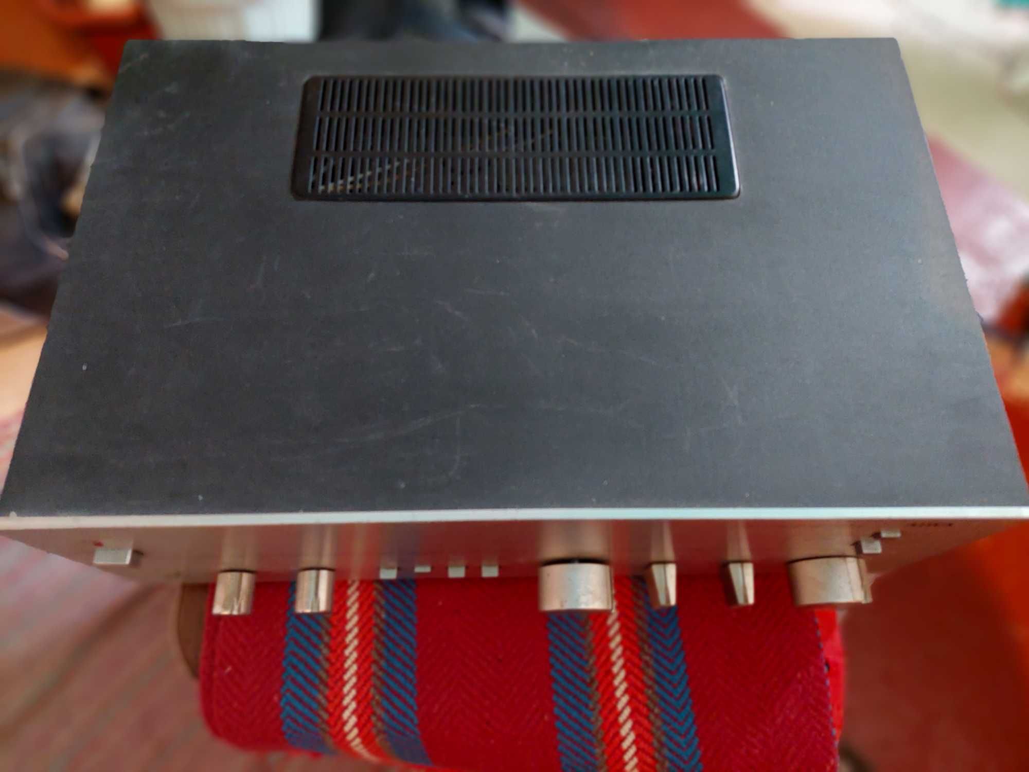 усилитель AIWAAIWA  класса AA. stereo integrated amplifier 8100