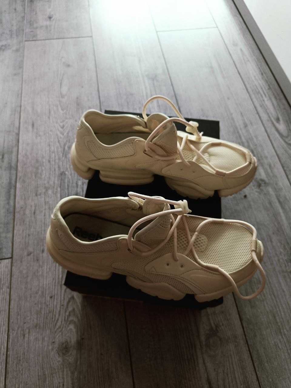 Sneakers Reebok RUNR 96