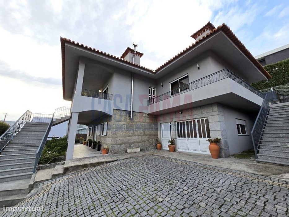 Moradia individual T3 a 2 minutos do centro de Famalicão