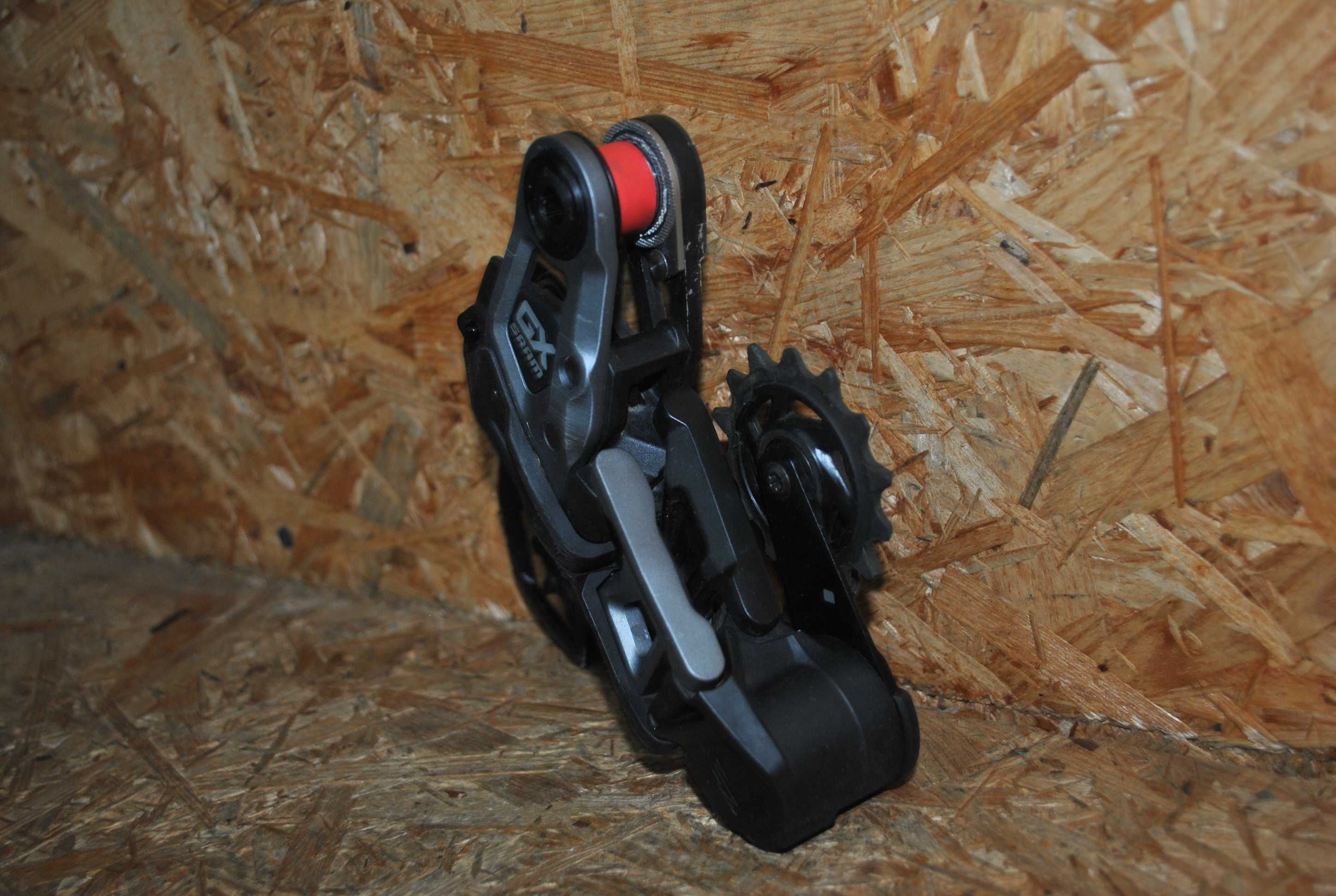 Przerzutka tylna SRAM GX Eagle T-TYPE AXS 1x12rz BEZ BATERII 8