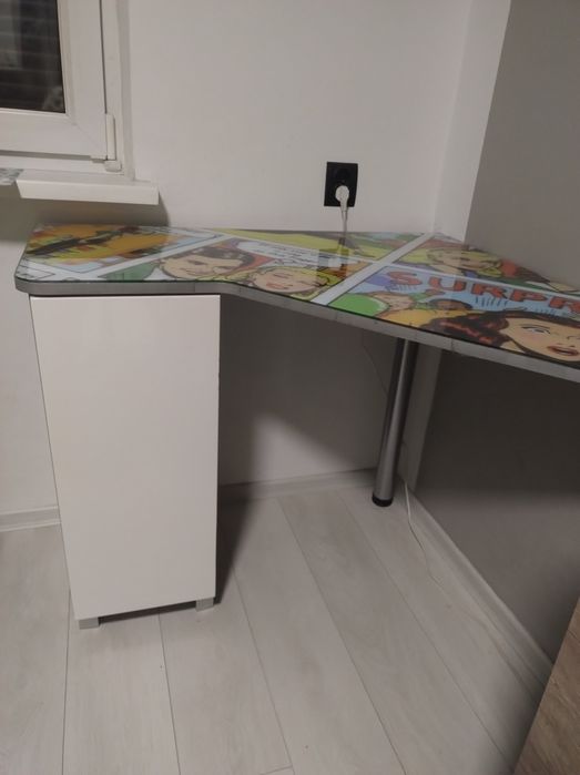 Biurko młodzieżowe