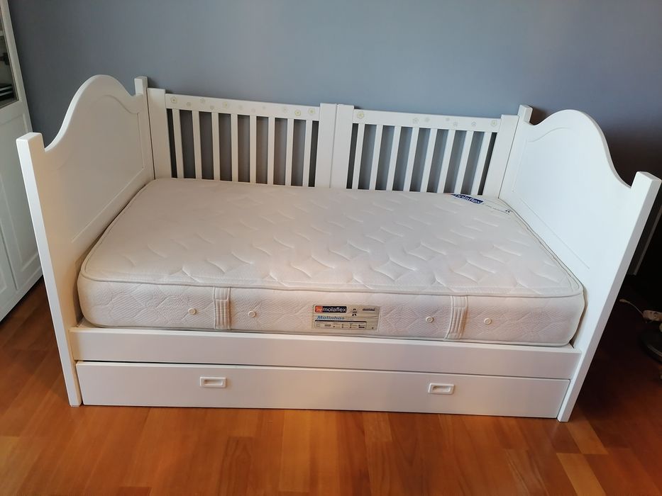 Cama solteiro com protecção lateral e colchão Molaflex - 1.80x1,10.