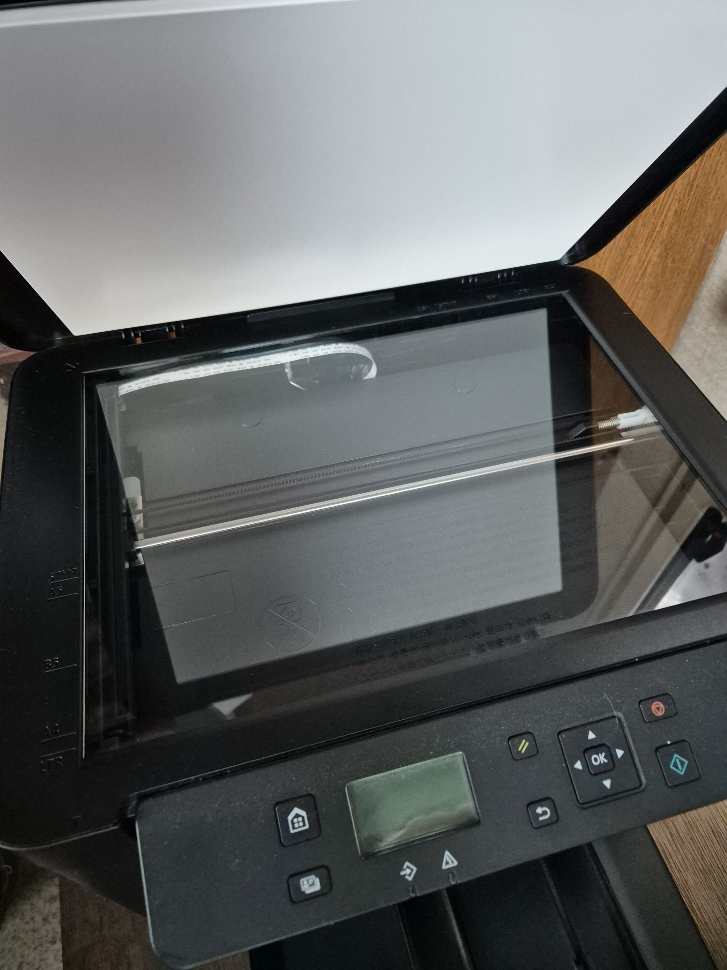 Продам багатофункціональний прінтер Canon i-SENSYS MF113W з катріджем