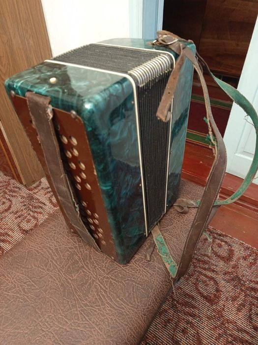 Баян "Рассвет"в рабочем состоянии