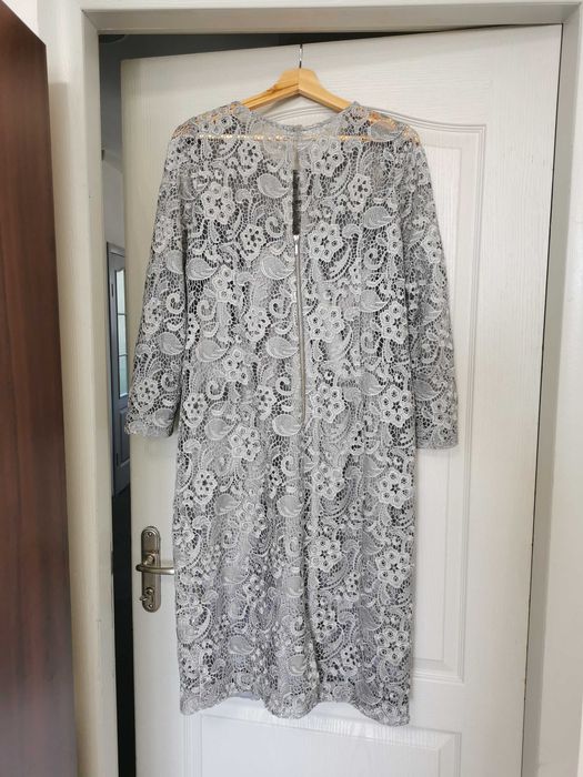 Плаття великого розміру сірого кольору з гіпюром, Польща
