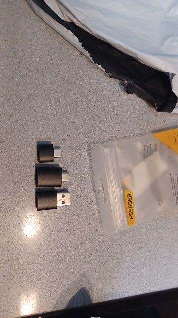 Set de adaptadores 3 em 1! USB, TYPE C, MICRO USB. NOVO!