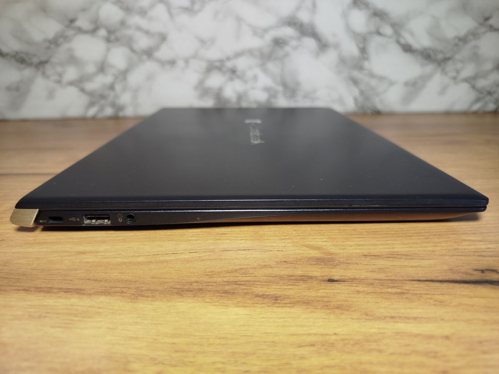 Dynabook Tecra X40 – i7 / 16GB RAM / SSD 512GB / Full HD / Win10