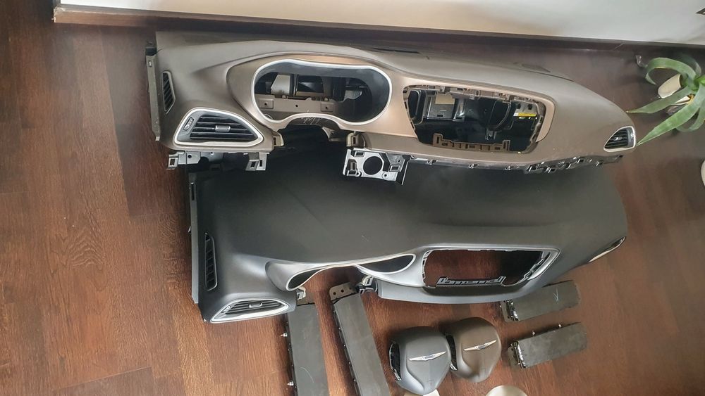 Deska Chrysler Pacifica airbag