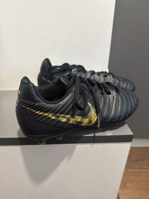 футбольні бутси Nike tiempo 36р