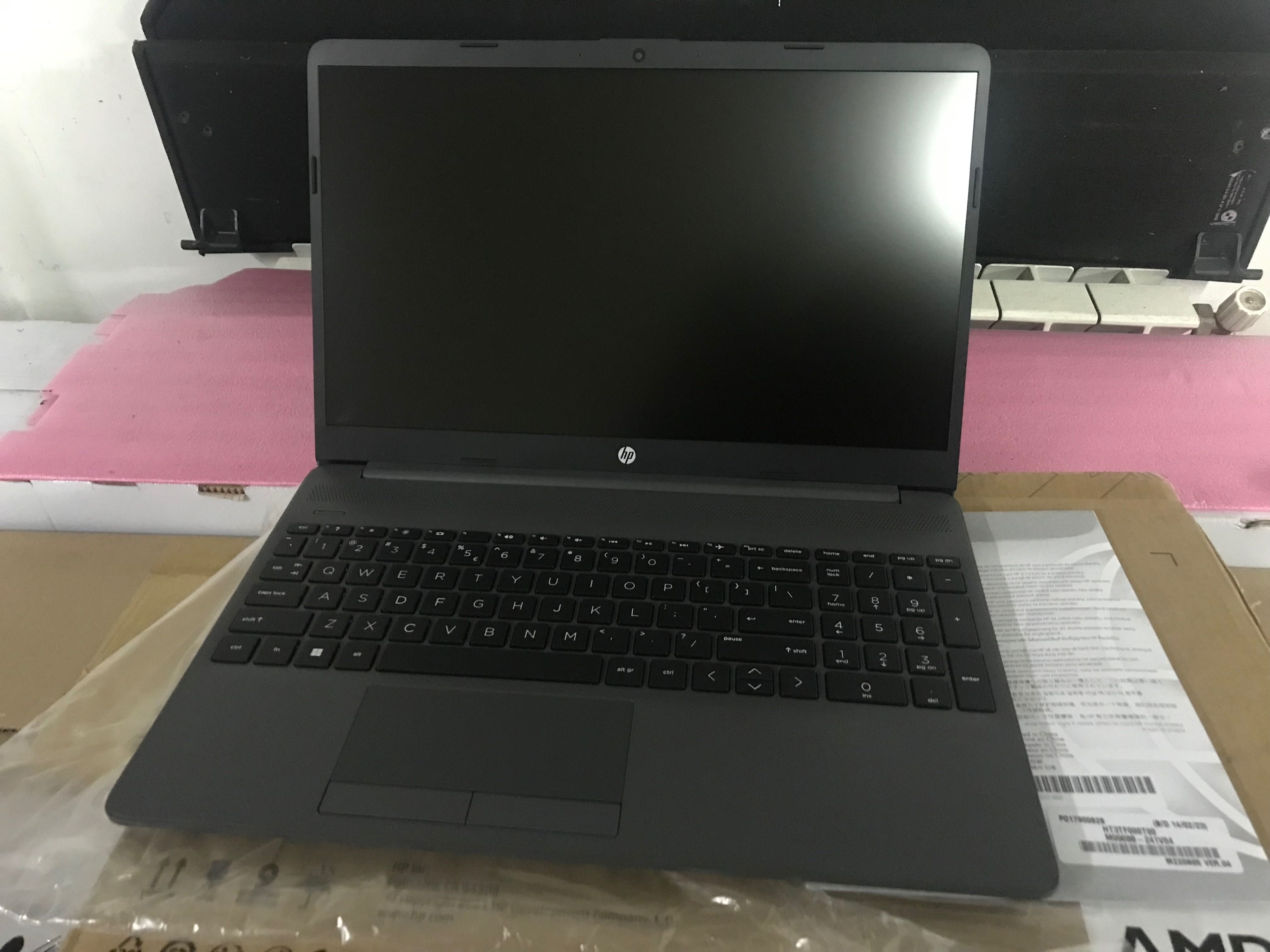 Ноутбук HP 255-G9