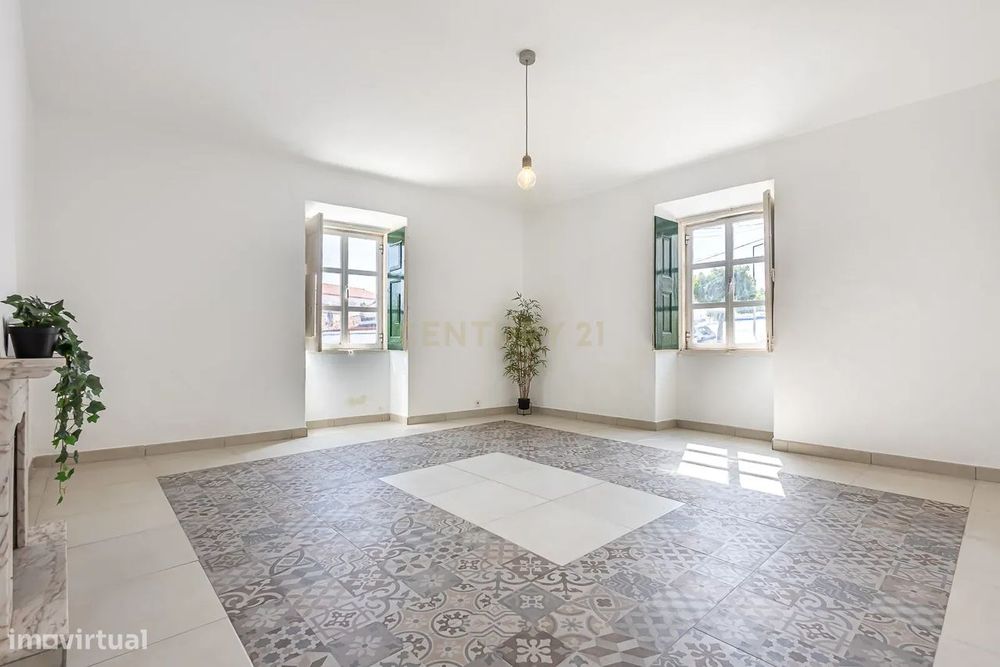 Apartamento T2+1 Com 2 Logradouros No Coração De Borba