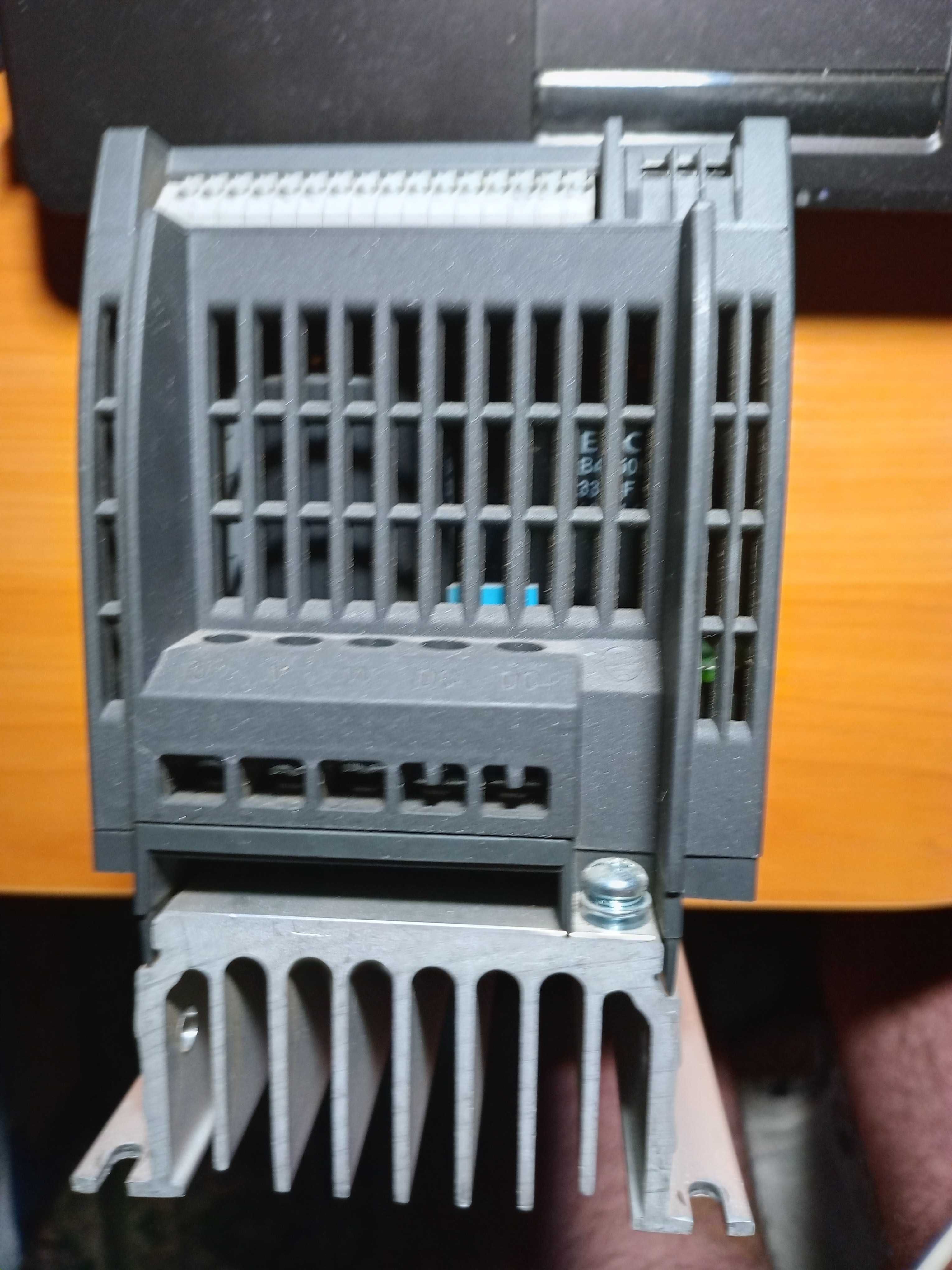 Перетворювач частоти Siemens sinamics V20, 0,75 кВт.