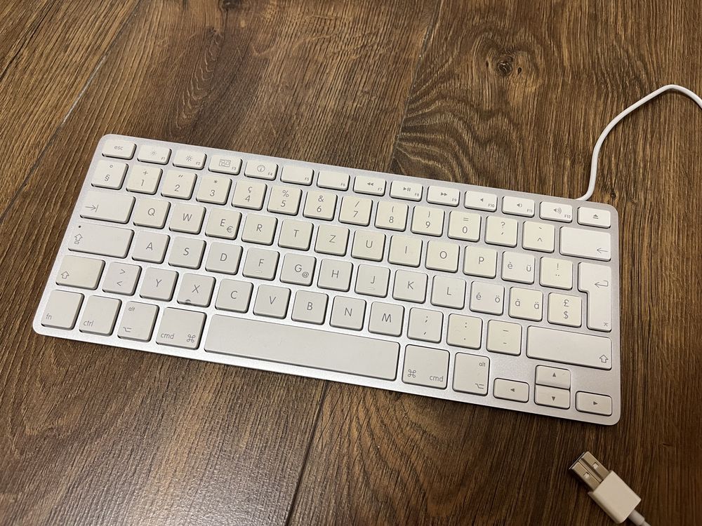 Клавіатура Apple