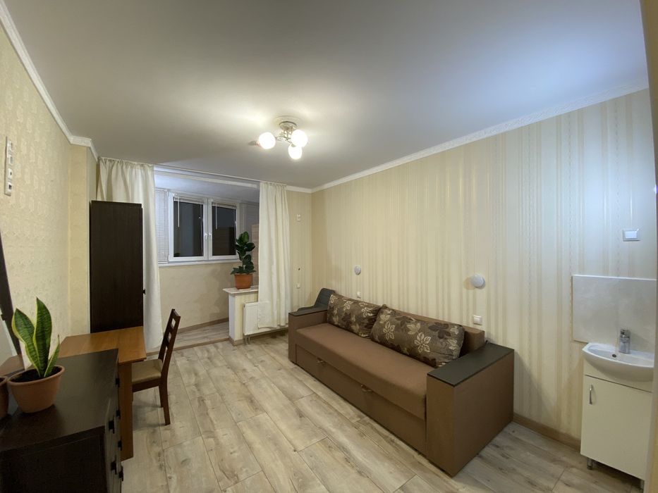 Девушке комната подключ-5минпеш м.Вирлиця без Хазяйки телефонуйте