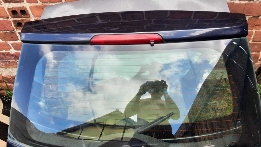 klapa bagażnika Ford Fiesta mk6 02-08 granatowa 5 drzwi