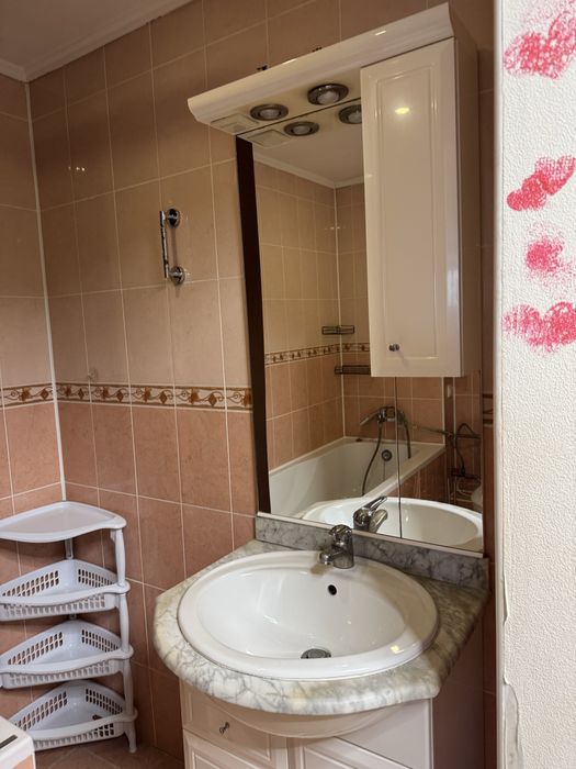 Тумба з раковиною, дзеркалом з підсвіткою