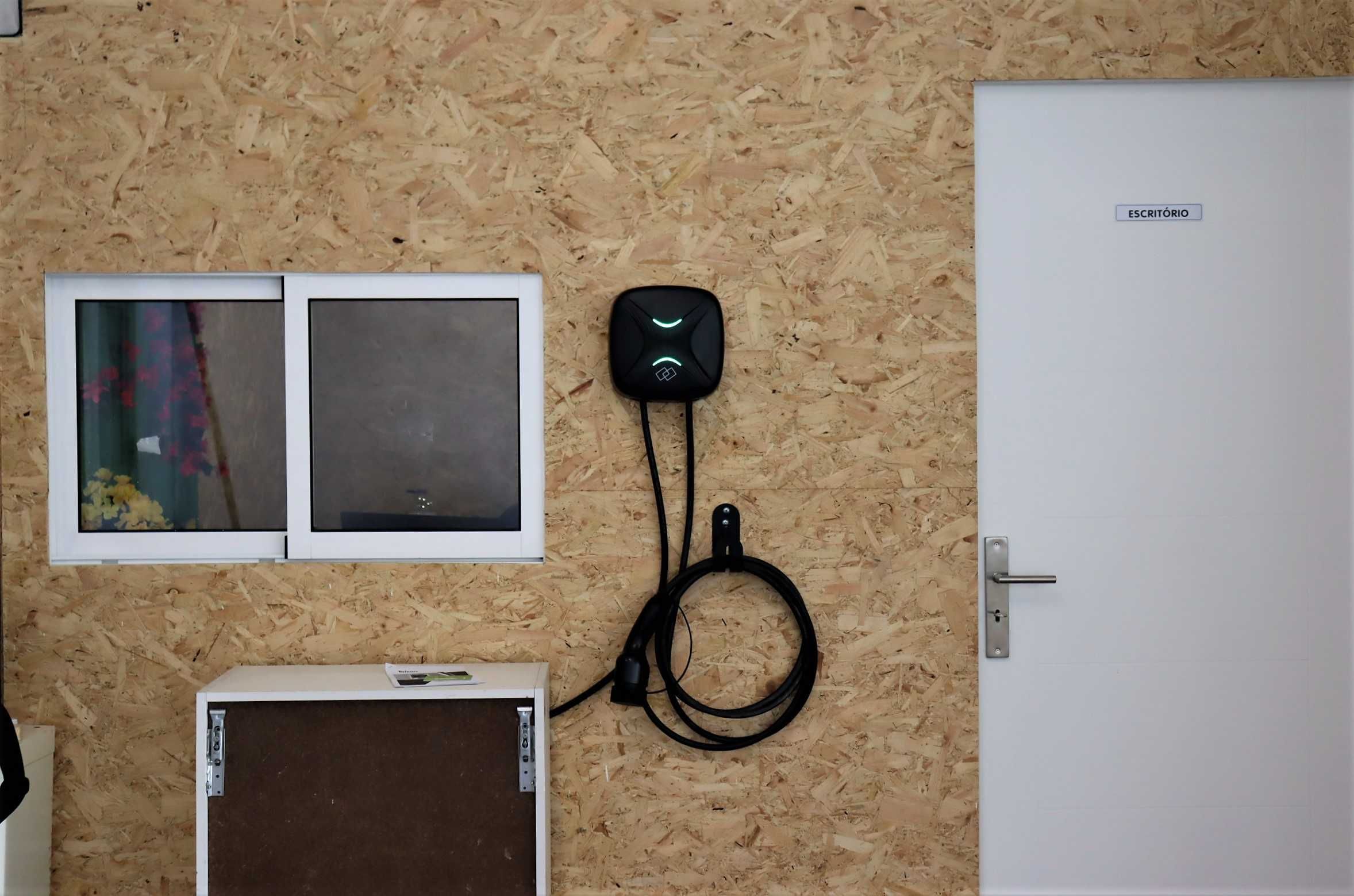 Wallbox Inteligente 7/11/22kW c/ Balanceamento de Carga Automático