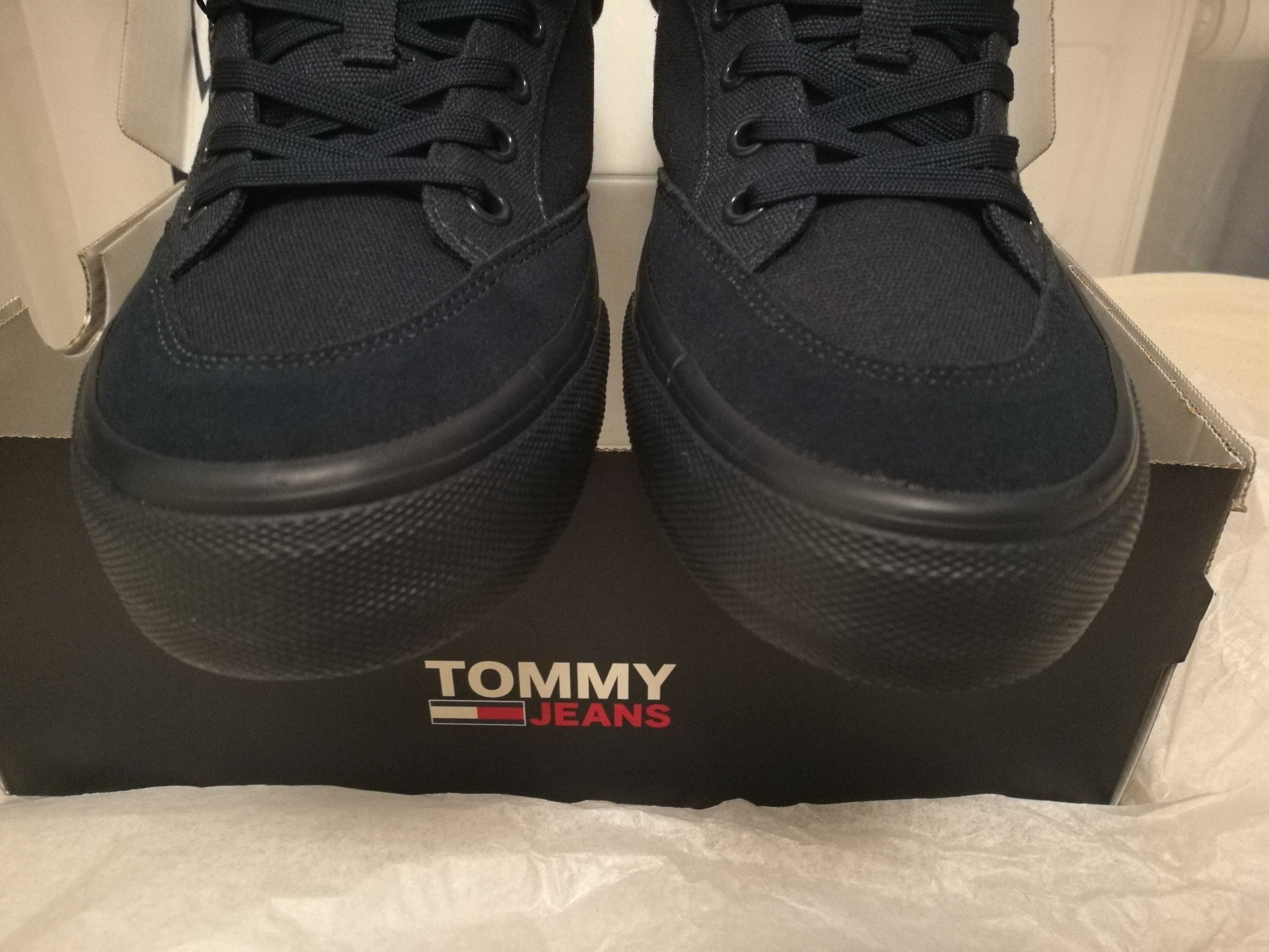 Nowe buty Tommy Hilfiger rozmiar 42 - EM0EM00800 Twilight Navy  UNIKAT