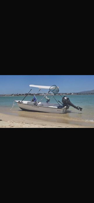 Barco com motor suzuki 15cv