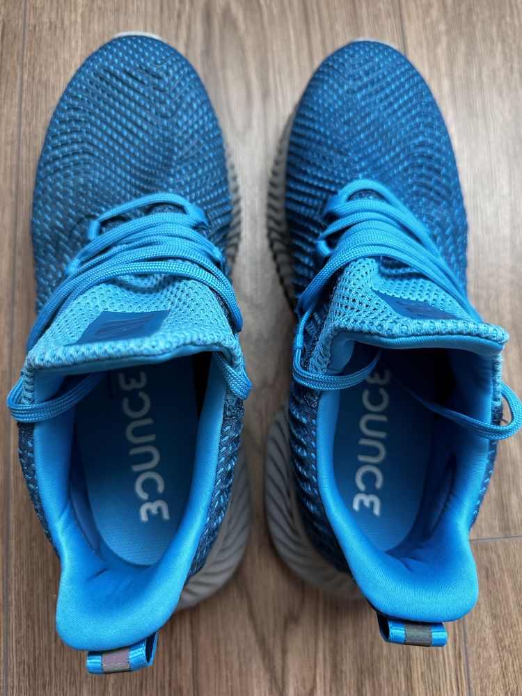 Оригінальні кросівки Adidas alphabounce instinct 42.5