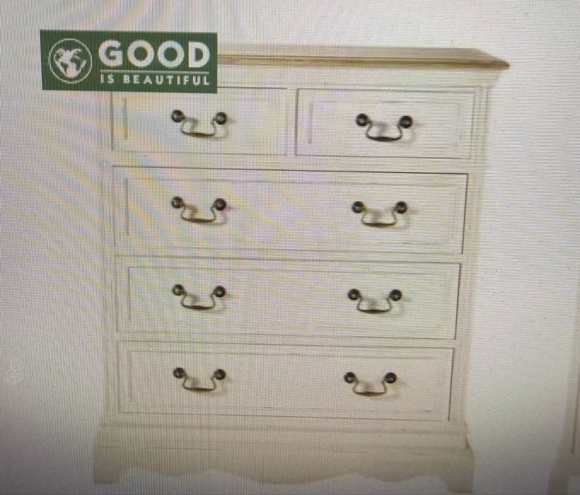 Vendo comoda branca em bom estado