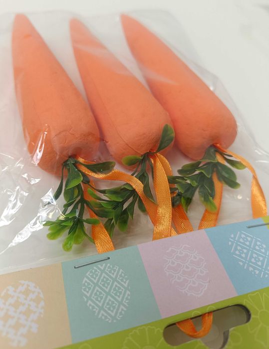 marchewki dekoracyjne duże ze styropianu 3 sztuki