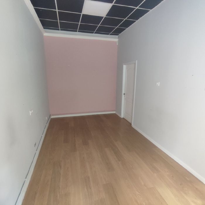 Приміщення на проспекті Олександра Поля 100