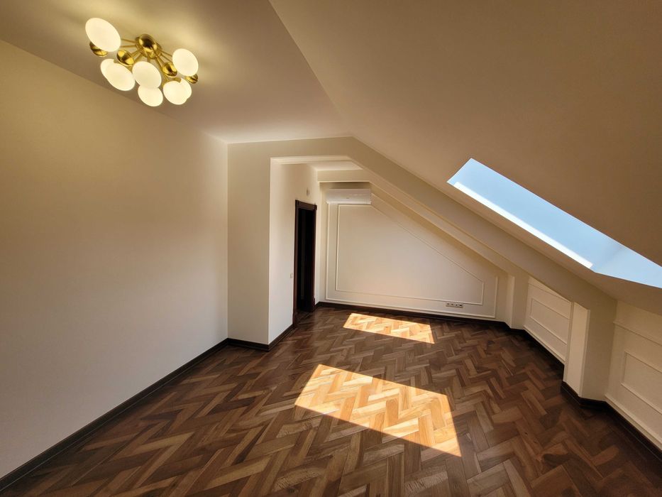 Продаж будинку біля центру та парку Шевченка