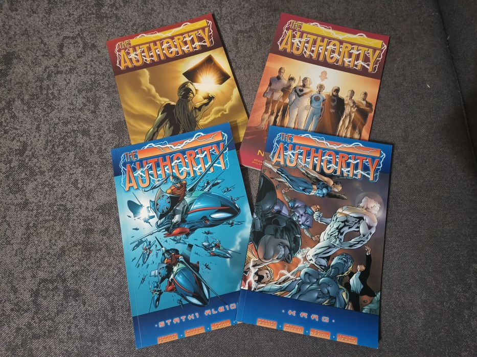 Authority - 4 tomy , komiksy nowe
