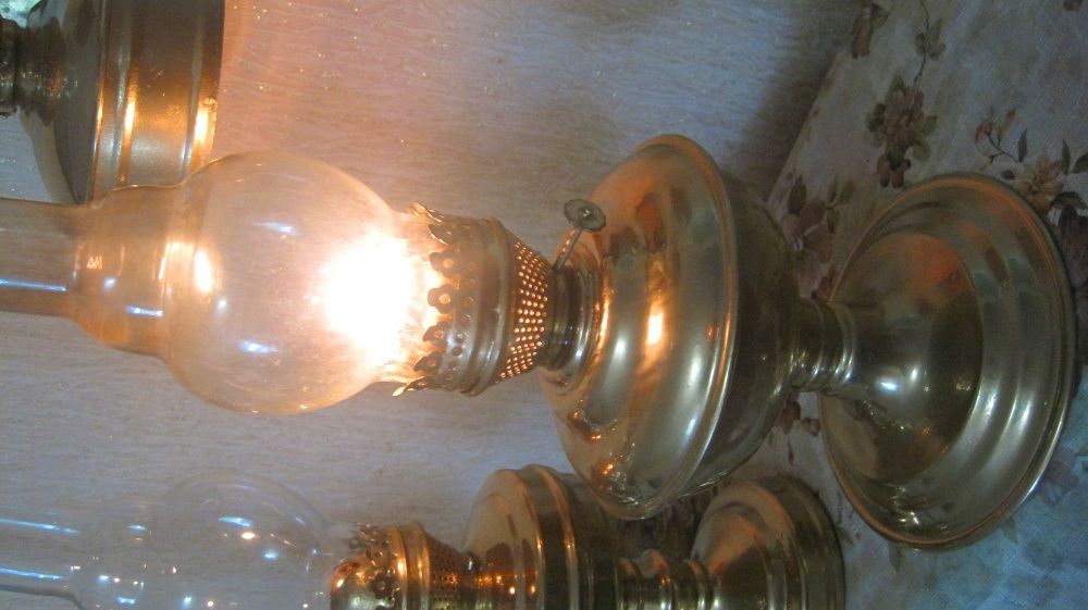 красивая рабочая керосинка керосиновая старина фонарь лампа