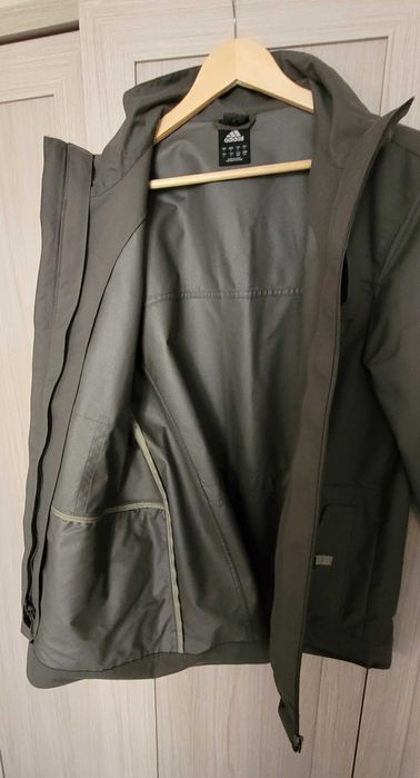 Kurtka adidas przeciwdeszczowa