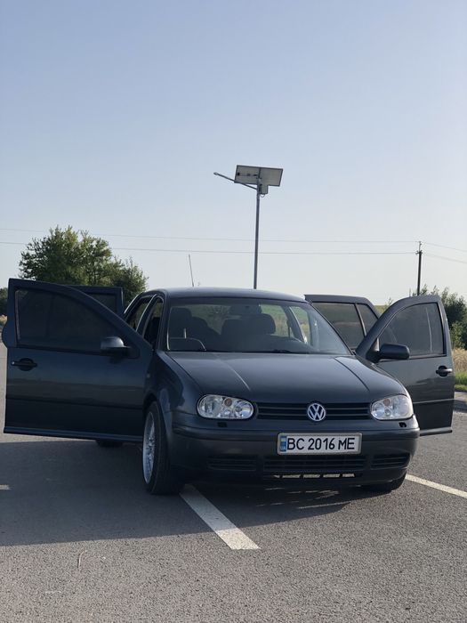 Продам власний автомобіль golf 4 хечбек