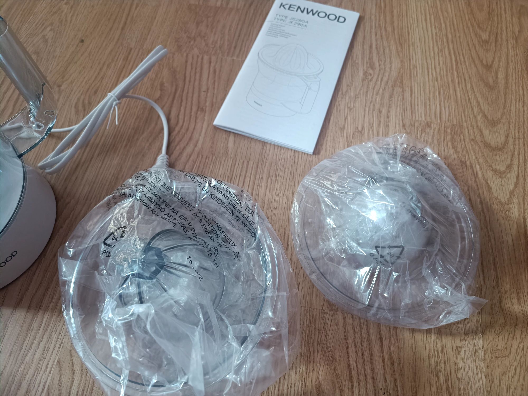 Nowa wyciskarka do cytrusów firmy Kenwood JE280A