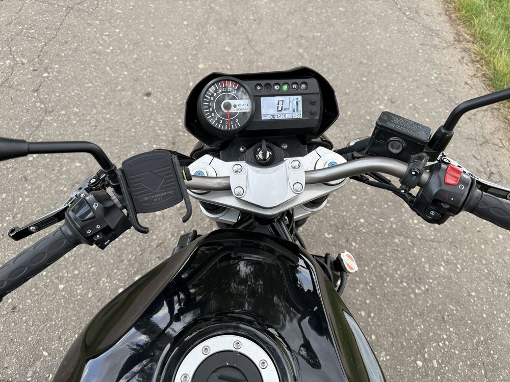 Motocykl hyosung GT650 czarny