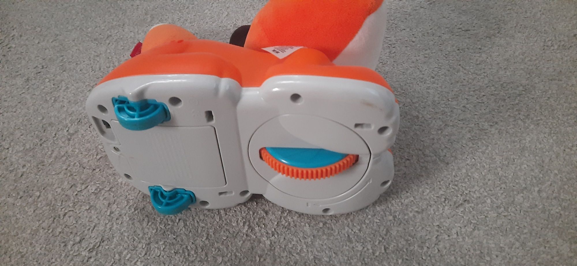 Lis Fisher Price do nauki raczkowania